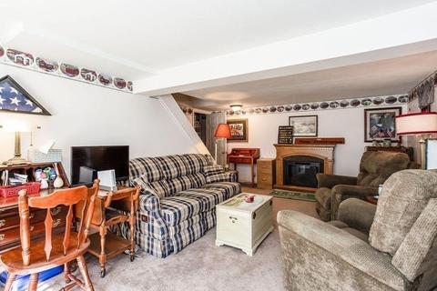 489 Cooley St, Springfield, MA 01128 photo 32