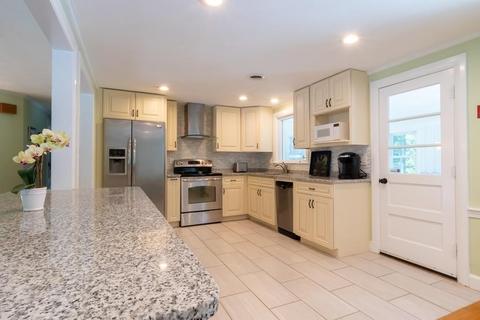 27 Mackintosh Ave, Needham, MA 02492 photo 6