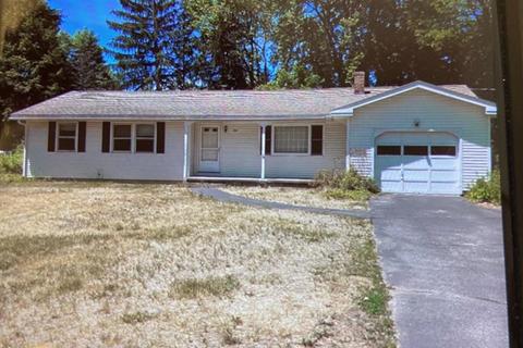 902 E Pleasant St, Amherst, MA 01002 photo 1