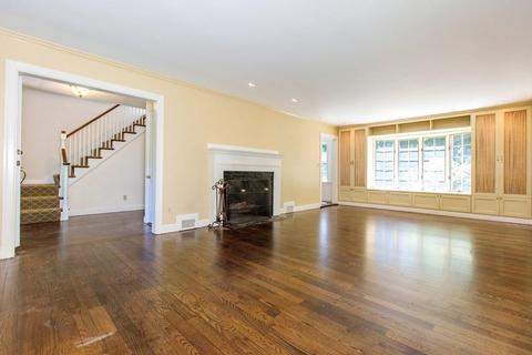 2 Barnstable Rd, Wellesley, MA 02481 photo 4