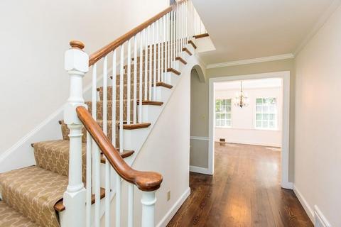 2 Barnstable Rd, Wellesley, MA 02481 photo 3