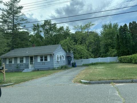 96 Kirk Dr, Springfield, MA 01109 photo 1
