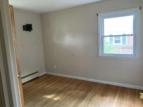 96 Kirk Dr, Springfield, MA 01109 photo 9
