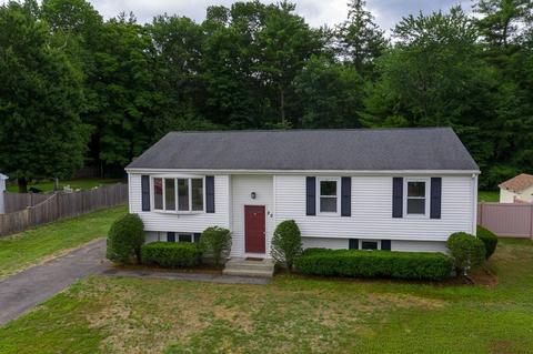 200 Ellendale Cir, Springfield, MA 01128 photo 2