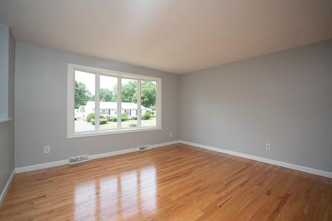 200 Ellendale Cir, Springfield, MA 01128 photo 7