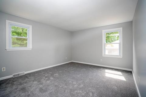 200 Ellendale Cir, Springfield, MA 01128 photo 11