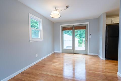 200 Ellendale Cir, Springfield, MA 01128 photo 4