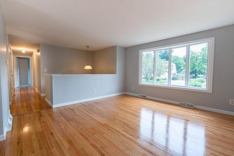 200 Ellendale Cir, Springfield, MA 01128 photo 5
