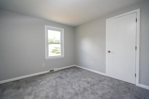 200 Ellendale Cir, Springfield, MA 01128 photo 15
