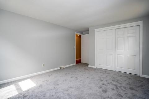 200 Ellendale Cir, Springfield, MA 01128 photo 12