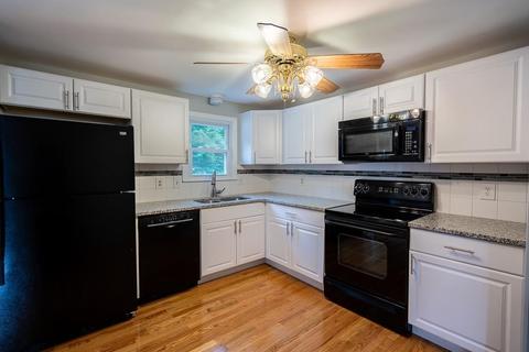 200 Ellendale Cir, Springfield, MA 01128 photo 8