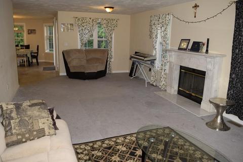 6 Lilac Ln, Worcester, MA 01607 photo 3