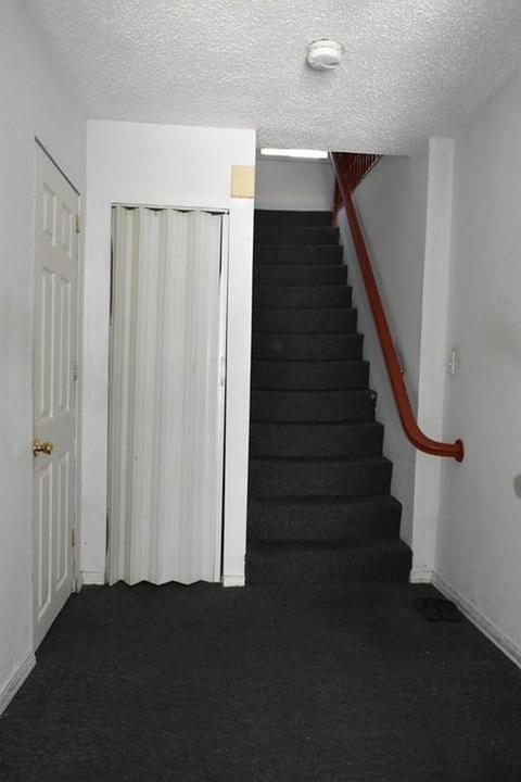 11 Willow St, Lowell, MA 01852 photo 2