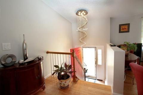 7 Melendy Dr, Reading, MA 01867 photo 8