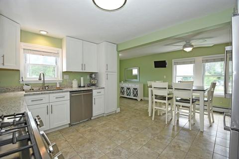 92 Kenberma Rd, Worcester, MA 01604 photo 2
