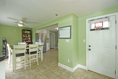 92 Kenberma Rd, Worcester, MA 01604 photo 5