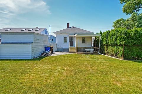 374 S Beacon St, Fall River, MA 02724 photo 4