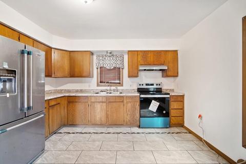 473 Central St, Springfield, MA 01105 photo 3