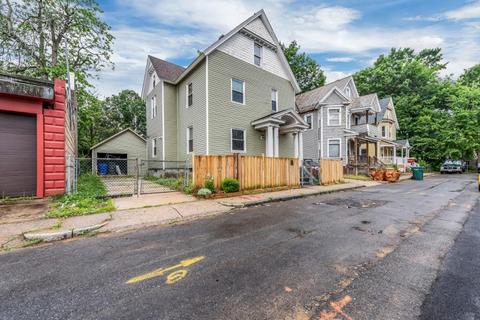 14 Welcome Pl, Springfield, MA 01109 photo 5