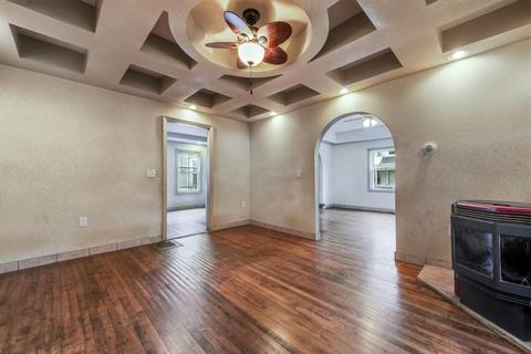 14 Welcome Pl, Springfield, MA 01109 photo 11