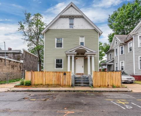14 Welcome Pl, Springfield, MA 01109 photo 1