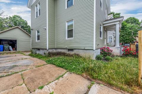 14 Welcome Pl, Springfield, MA 01109 photo 6