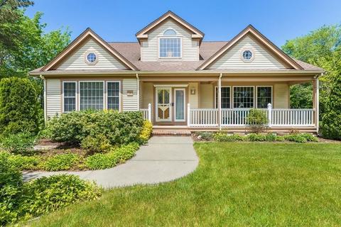 3 Bayshore Dr, Mashpee, MA 02649 photo 1