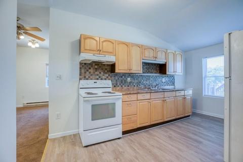 35 Britton St, Chicopee, MA 01020 photo 5