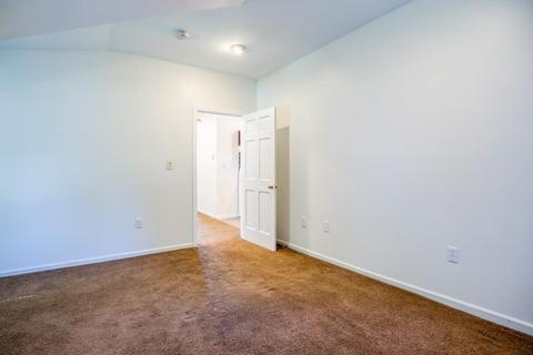 35 Britton St, Chicopee, MA 01020 photo 20
