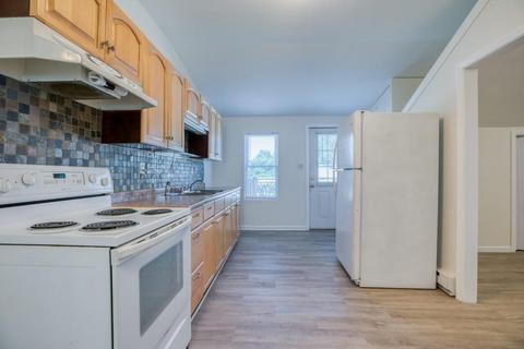 35 Britton St, Chicopee, MA 01020 photo 6