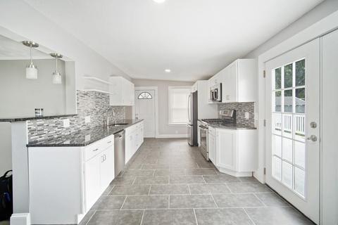 60 Marble Ave, Chicopee, MA 01013 photo 3