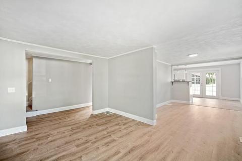 60 Marble Ave, Chicopee, MA 01013 photo 9