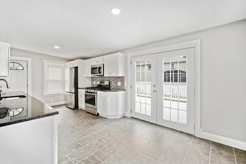 60 Marble Ave, Chicopee, MA 01013 photo 6