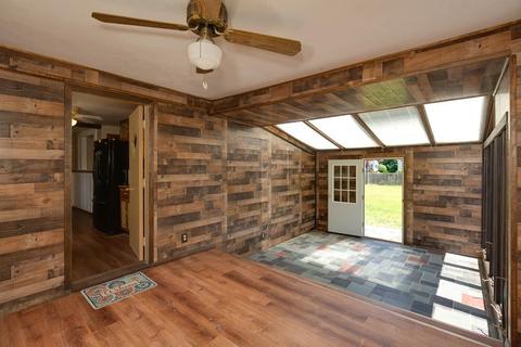 9 Gloucester Rd, Grafton, MA 01536 photo 6
