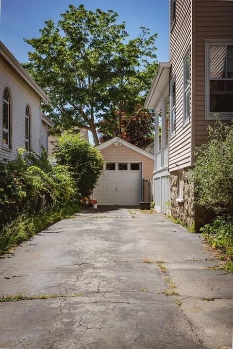 154 Hanover St, Fall River, MA 02720 photo 3