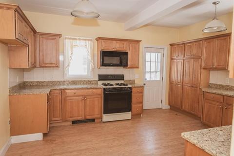154 Hanover St, Fall River, MA 02720 photo 7