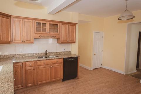 154 Hanover St, Fall River, MA 02720 photo 8