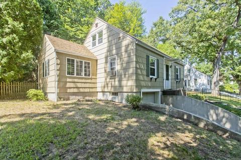 27 Anthony St, Springfield, MA 01104 photo 4