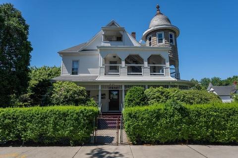 672 Chestnut St, Springfield, MA 01107 photo 2