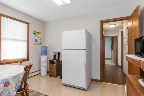 672 Chestnut St, Springfield, MA 01107 photo 17
