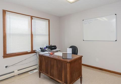 672 Chestnut St, Springfield, MA 01107 photo 14