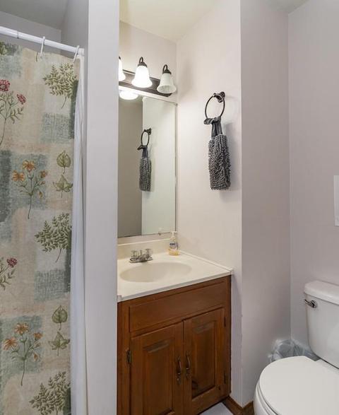 672 Chestnut St, Springfield, MA 01107 photo 18