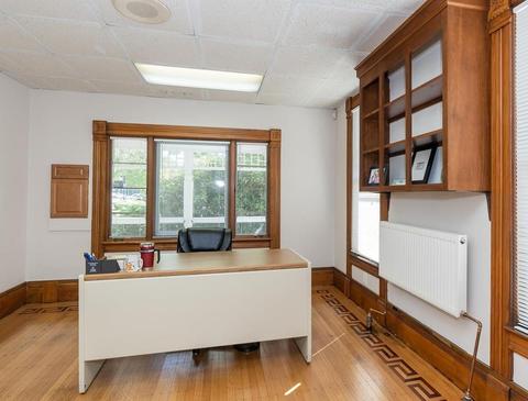 672 Chestnut St, Springfield, MA 01107 photo 12