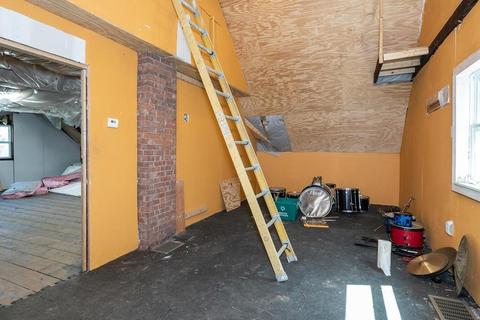 672 Chestnut St, Springfield, MA 01107 photo 36