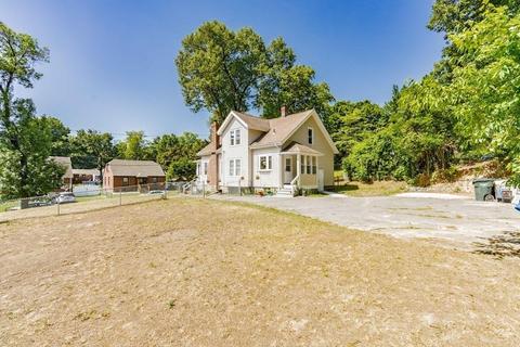 18 Hartley St, Springfield, MA 01104 photo 4