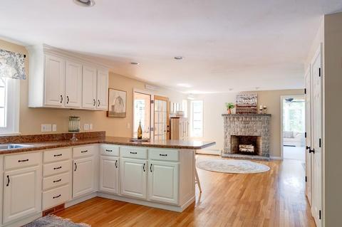 117 Maple St, Douglas, MA 01516 photo 9