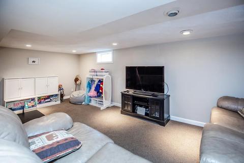 36 Laurel Ln, Reading, MA 01867 photo 11