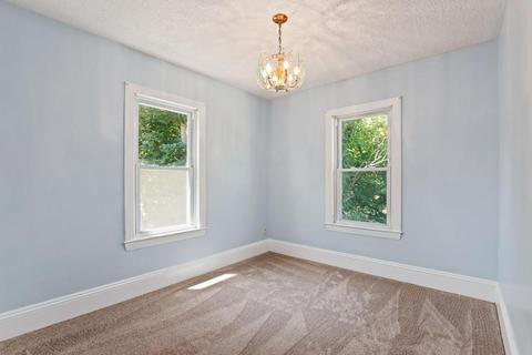 32 Brookside St, Lowell, MA 01854 photo 10