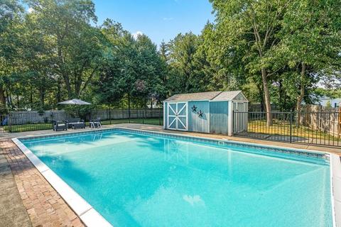 25 Forest St, Reading, MA 01867 photo 32
