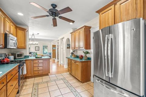 25 Forest St, Reading, MA 01867 photo 18